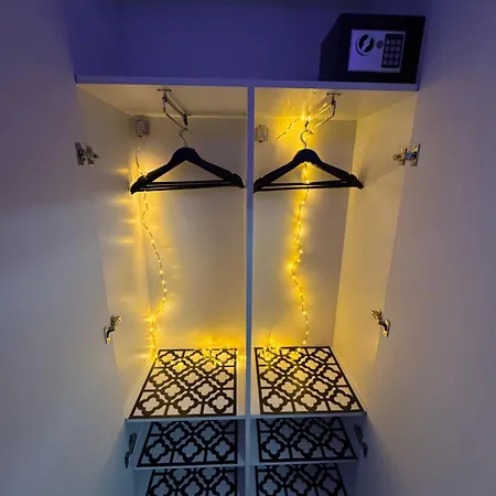 Elegant Black Apartman *